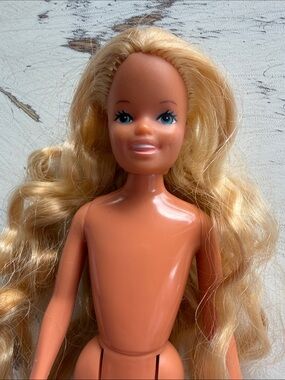 Vintage 1984 Hot Stuff Skipper